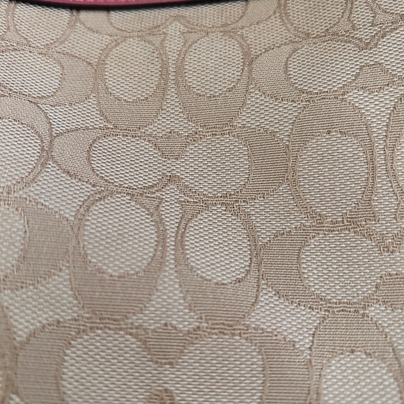 Coach Signature New York Lexi Shoulder Handbag in Peony Pink - Picture 6 of 10